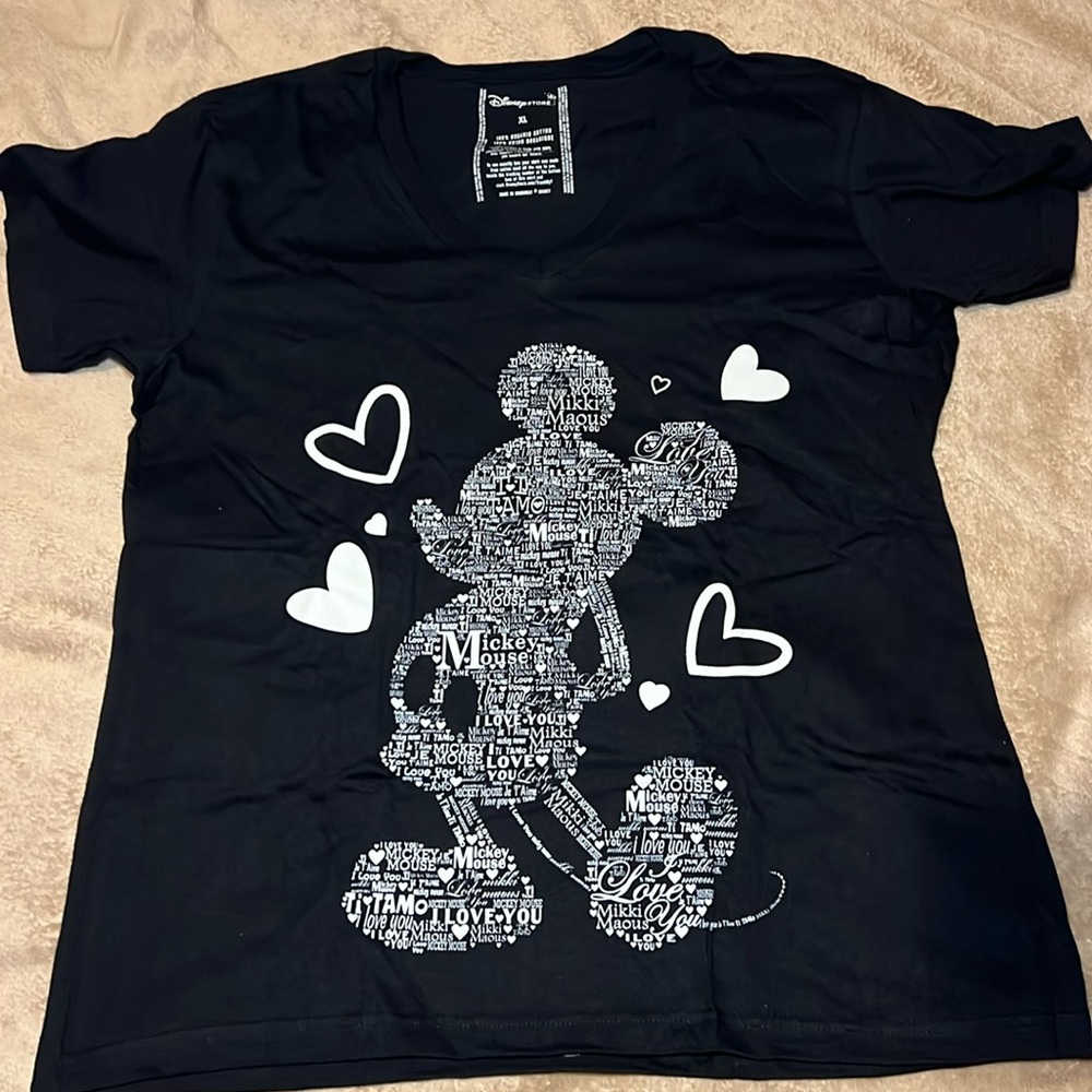 NWOT Disney’s Mickey Mouse T-Shirt